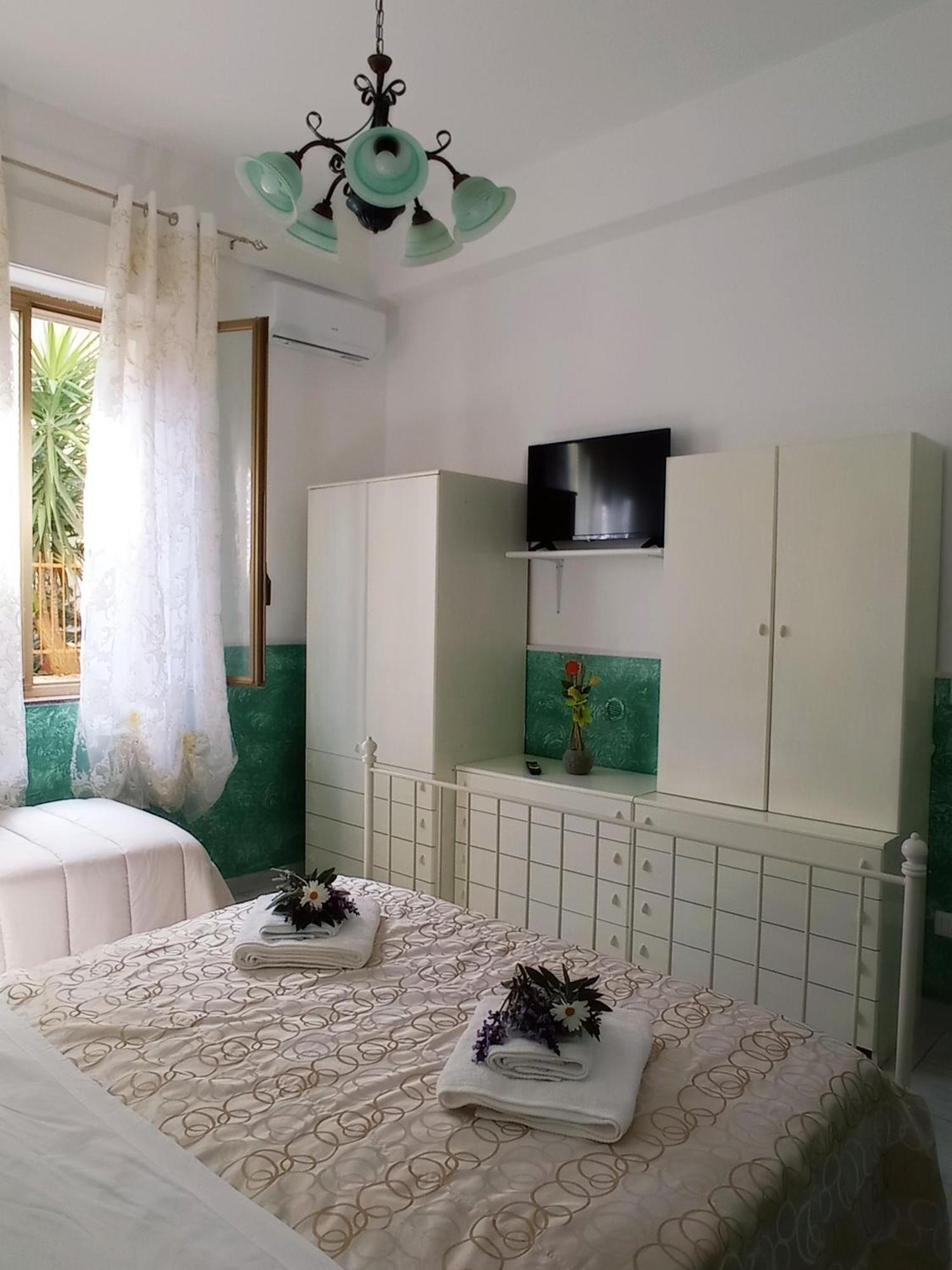 Mary Home - Casa Vacanza טאורמינה חדר תמונה